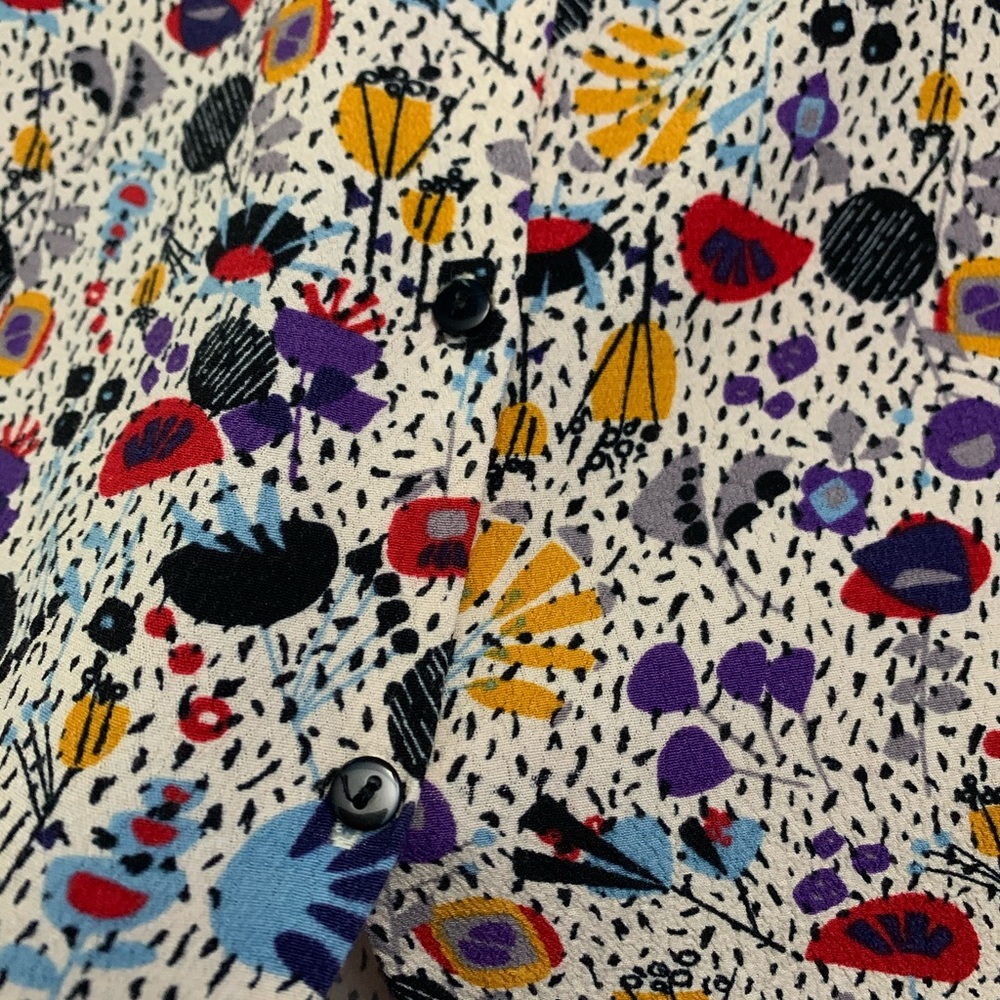 Patterned shirt with button up back - Picture 4 of 5
